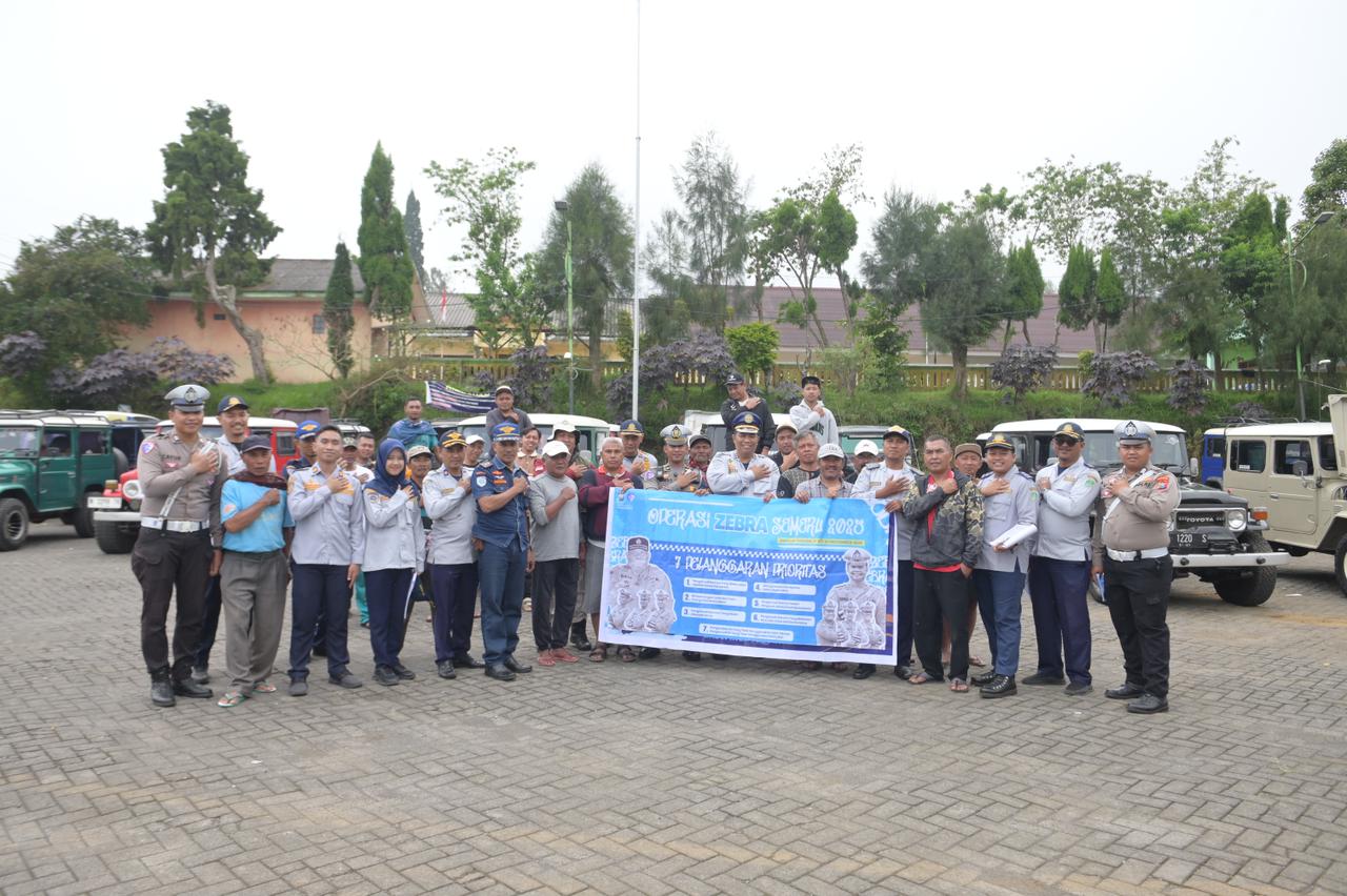 Jelang Nataru, Satlantas Pasuruan ‘Sidak’ Jeep Wisata Bromo