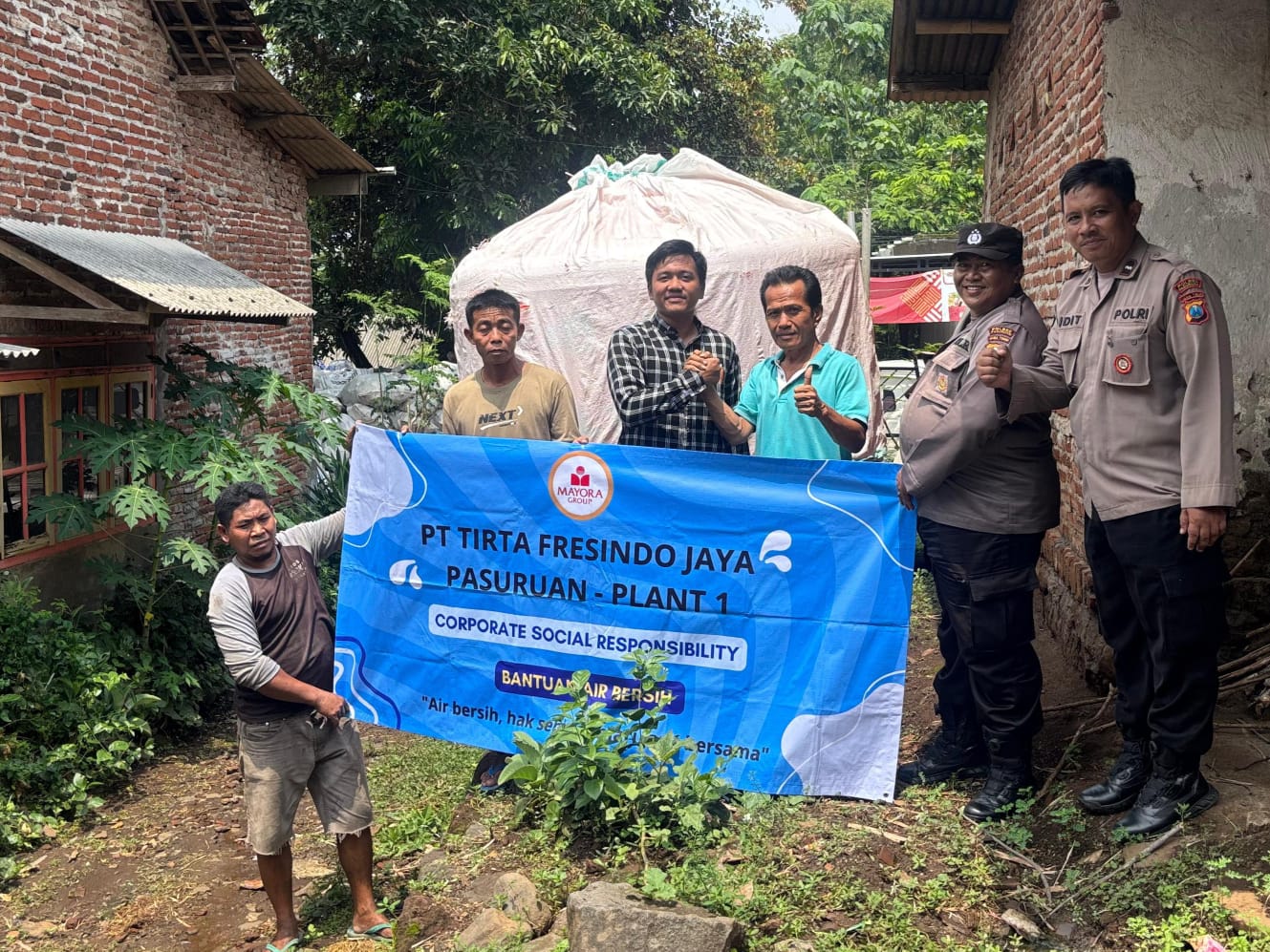 Polsek Kejayan Bersama PT Tirta Jaya Salurkan Bantuan Air Bersih ke Dua Desa Terdampak Kekeringan