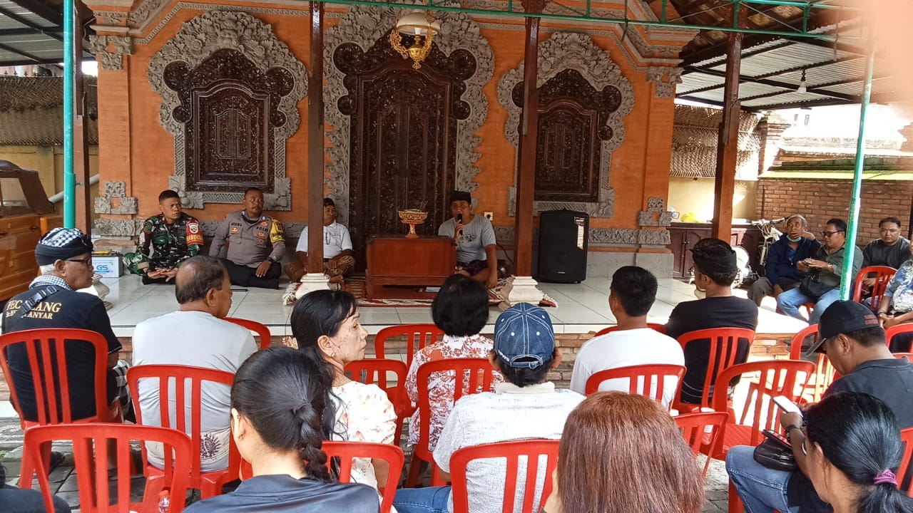 Bhabinkamtibmas, Babinsa dan Pecalang Bersama Tokoh Adat Bahas Penertiban Kos-kosan di Buaji Anyar