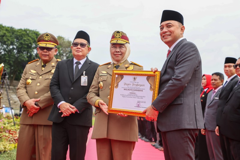 Wali Kota Eri Sabet, Predikat Platinum Terbaik I Pembina K3 di Jawa Timur