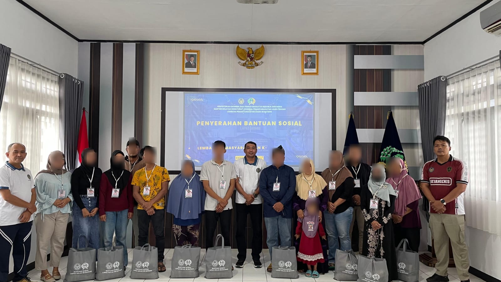 Wujud Kepedulian Nyata, Lapas Batang Salurkan Bantuan Sosial bagi Keluarga Warga Binaan