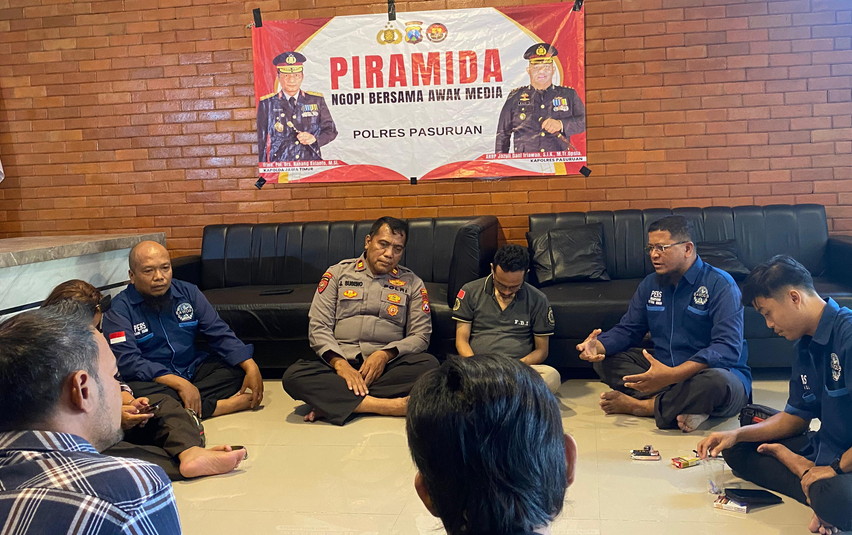 Piramid Humas Polres Pasuruan Ngopi Bareng Media Online