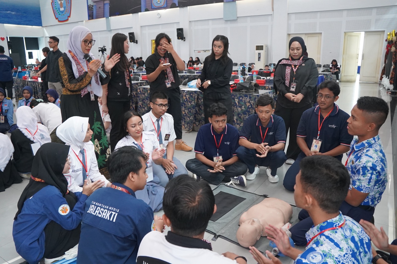 Medical Olympic SCLERA FK UHT Kenalkan Kampus Laut Biru ke Pelajar Jatim