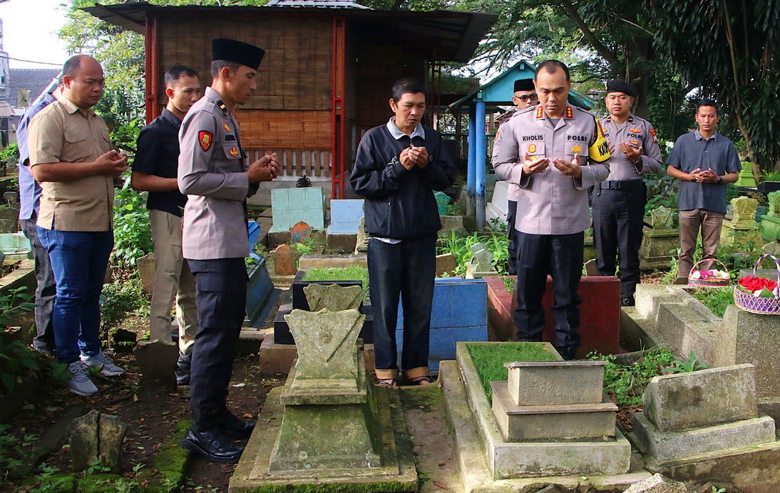 Jelang Ramadan 1447 H, Kapolresta Malang Kota Ziarah ke Makam Korban Kanjuruhan