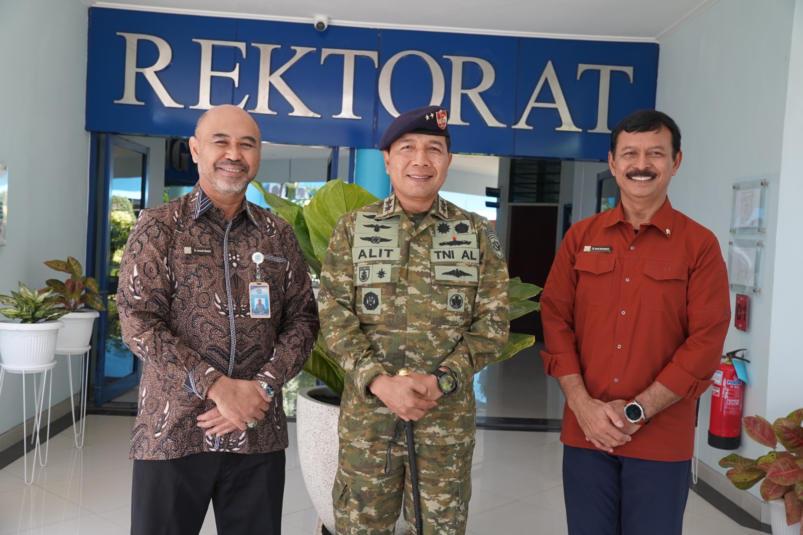 Rektor UHT Terima Silaturahmi Panglima Koarmada II