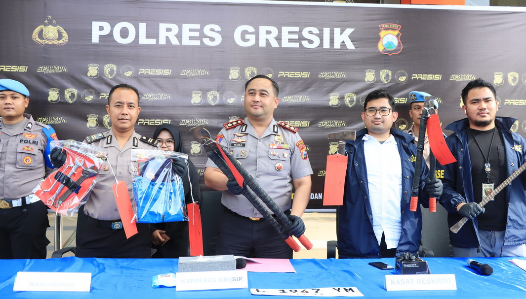 Polres Gresik Amankan Komplotan Residivis Pencuri Kabel PLN Lintas Daerah